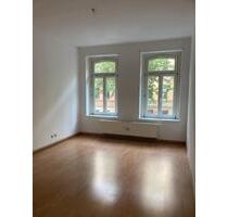 Helle 2-Zimmerwohnung mit Einbauküche, Bad, Balkon - Leipzig Ost