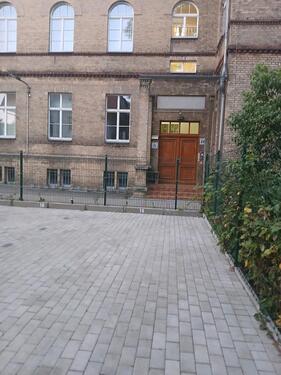 Foto - Anwohnerparkplatz- Auto - 96,00 EUR Miete,