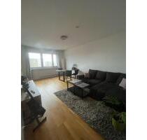 Modern eingerichtete 3-Zimmer-Wohnung mit Balkon - Berlin Lichtenberg