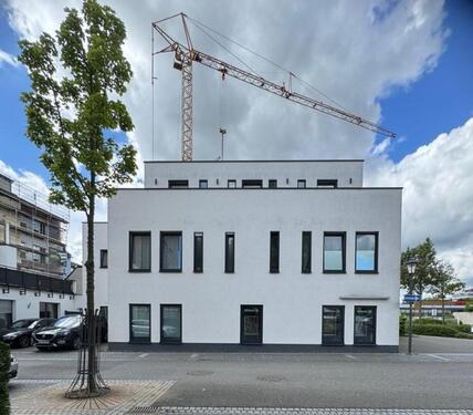 Foto - modernes freistehendes Stadthaus