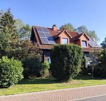 Blockhaus-Traum auf 750 m² Grundstück und 135 m² Wohnfläche. - Hellenhahn-Schellenberg