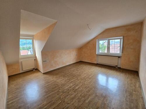 Foto - Höchst i. Odw.: schöne 3-Zimmer-Wohnung im Dachgeschoss