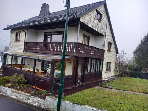 Foto - Freistehendes Ein bis Zweifamilienhaus am Waldrand im Westerwald