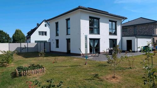 Foto - Provisionsfrei: KfW-55 Stadtvilla, Smart-Home, XXL Doppelgarage