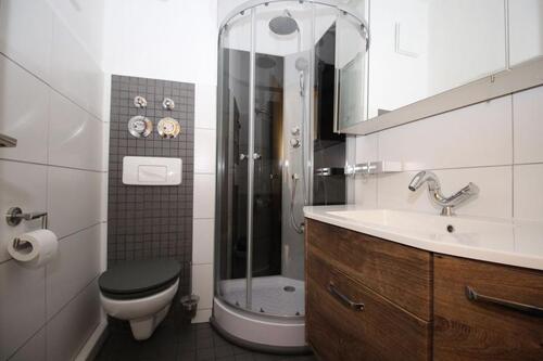 Foto - RENOVIERT! **2-Zimmer-Wohnung mit saniertem Badezimmer und Balkon zu vermieten**