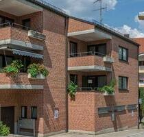 Innenstadtnahe 3-Zimmer-Wohnung mit Einbauküche, Balkon und Bad mit Fenster - Landshut-Ämterviertel - Kumhausen