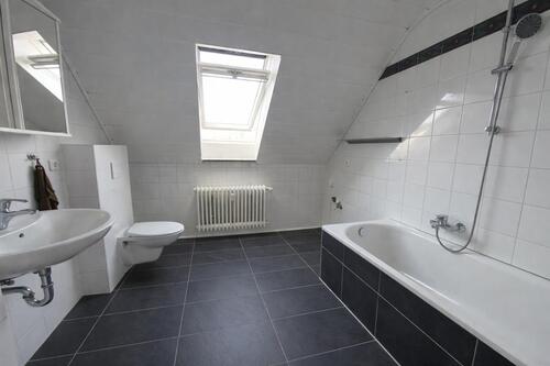 Foto - 4 Zimmer Dachgeschoßwohnung zur Miete in Bruchköbel