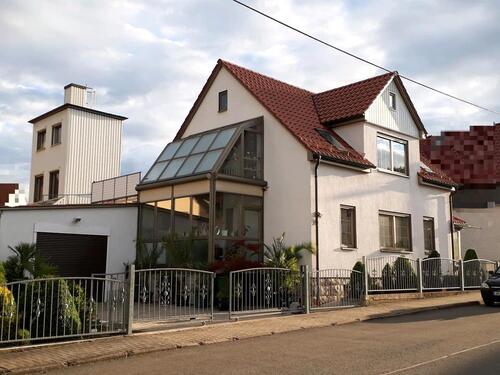 Foto - Wohnhaus mit großem Nebengebäude (ehem. Tischlerei) in Plaue