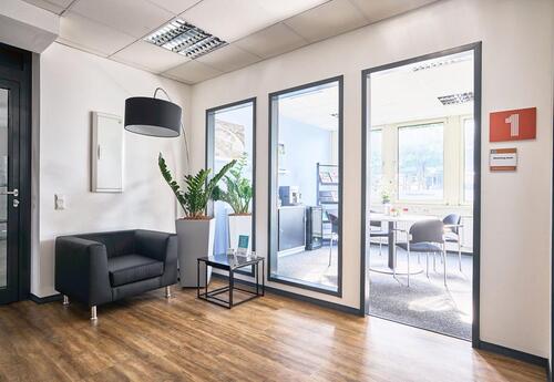 Foto - Lichtdurchflutetes renoviertes Büro in Flughafennähe – ideal für Start Up´s & Kleingewerbe!*