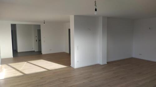 Foto - Moderne 4-Zi. Wohnung, Top Feldrandlage, offener Zuschnitt, große teilüberdachte Terrasse