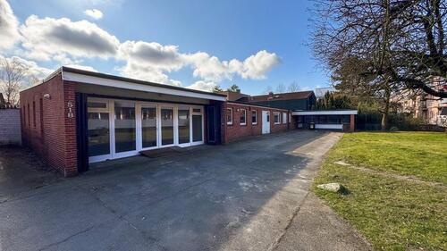 Foto - Komplettes Hinterhaus mit Parkplätzen zu vermieten