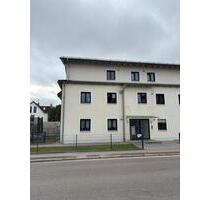Helle 3-Zimmer-Dachgeschosswohnung mit Dachterrasse & Tiefgarage - Neuburg an der Donau