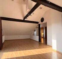 Stilvolle Dachgeschosswohnung mit Balkon, Weitblick ab März 26 - Wertheim