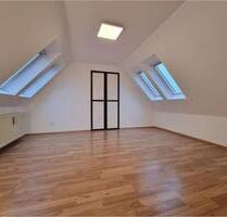 WG-geeignete 67 m²-Dachgeschoss Whg.+ Stellplatz in Fallersleben - Wolfsburg Ehmen