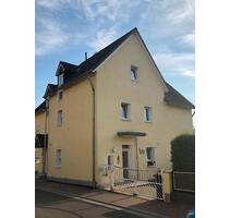 Einfamilienhaus - 1.620,00&nbsp;EUR Kaltmiete, ca.&nbsp; 195,00&nbsp;m&sup2; in Hahnstätten (PLZ: 65623)