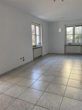 Foto - 2.5 Zimmer Erdgeschoßwohnung zur Miete in Greußenheim