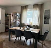 4 Zimmer OG Wohnung - 880,00&nbsp;EUR Kaltmiete, ca.&nbsp; 100,00&nbsp;m&sup2; in Postbauer-Heng (PLZ: 92353)