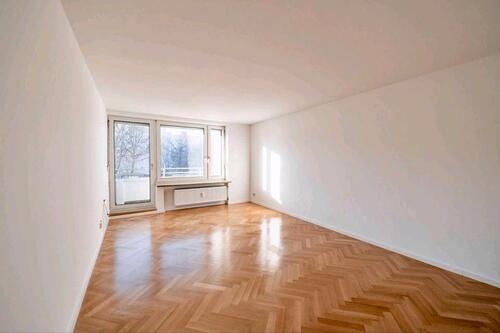 Foto - Erstbezug nach Kernsanierung - Lichtdurchflutete 3-Zimmer Wohnung