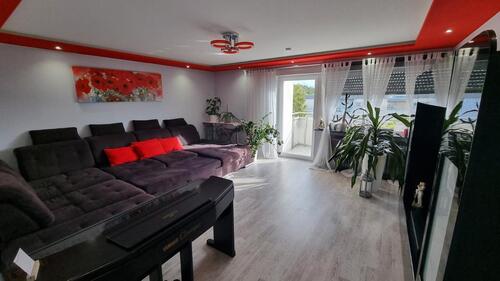 Foto - 3-Zimmer-Wohnung in Top-Lage mit großem Balkon,Garage & Weitbli