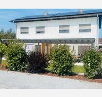 Doppelhaushälfte in Altenmarkt - 1.000,00&nbsp;EUR Kaltmiete, ca.&nbsp; 100,00&nbsp;m&sup2; in Osterhofen (PLZ: 94486)