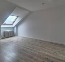 Dachgeschosswohnung in der Peter-Richarz-Straße - Düsseldorf Stadtbezirk 8