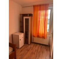 1- Zimmer- Wohnung, eigenes Bad, Gemeinschaftsküche - Stelle