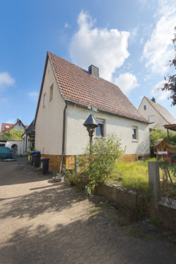 Foto - Einfamilienhaus mit viel Stauraum, Halle und Potenzial