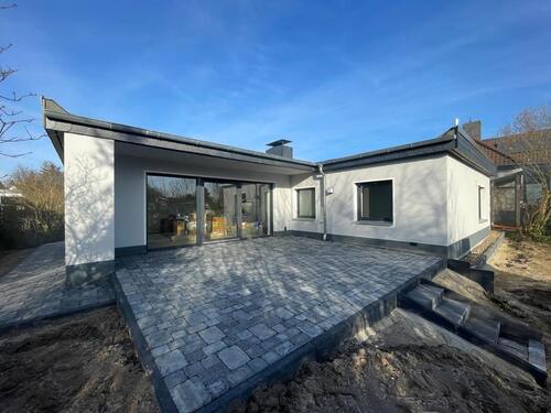 Foto - Freistehender Bungalow Komplettsanierung 2024 ,Garten, Carport, Garage Niedrigenergiehaus KFW55EE