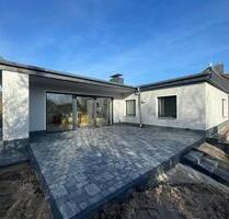 Freistehender Bungalow Komplettsanierung 2024 ,Garten, Carport, Garage Niedrigenergiehaus KFW55EE - Cremlingen