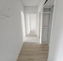 Frisch renovierte Dreiraumwohnung mit Balkon! - Merseburg