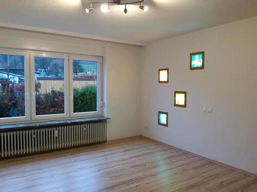 Foto - 3 ZKB. 95 qm & Stellplatz, hell, modern u. ruhig gelegen