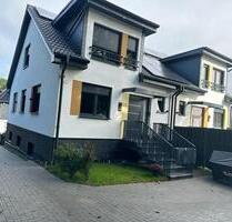 Moderne Immobilie an der Grenze zu Hamburg - Rosengarten