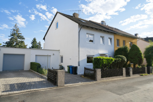 Foto - Familienfreundliche, gepflegte DHH mit Garten in Erlangen