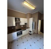 TOLLE ALTBAUWOHNUNG MIT BALKON IM HOCHPATERRE ZUM 01.01.2026 - Nürnberg Gibitzenhof