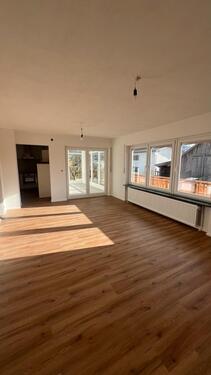 Foto - Neu renoviertes Haus mit Garten und Balkon