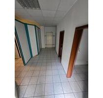Raum...... - 500,00&nbsp;EUR Kaltmiete, ca.&nbsp; 40,00&nbsp;m&sup2; in Fellbach (PLZ: 70734)