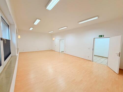 Foto - 200m2 Praxis- Bürofläche Zentral in Duisburg-Wanheimerort