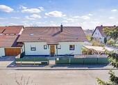 Foto - Einfamilienhaus mit weiterer Wohnung im DG von PRIVAT