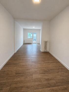 Foto - Frisch renoviertes Einfamilienhaus (innen renoviert) mit Garage