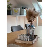 Lichtdurchfluteter Seminar- & Workshopraum am Wochenende mieten - All-in-Miete - Hannover Mitte