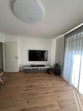 Foto - 3 Zimmer Wohnung neu renoviert - 900,00&nbsp;EUR Kaltmiete, ca.&nbsp; 70,00&nbsp;m&sup2;