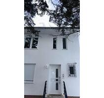 Möbliertes Zimmer in frisch saniertem Objekt in Hannover-Misburg,