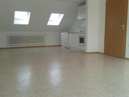 Foto - Gemütliche Dachgeschosswohnung und Küchenzeile in zentraler Lage