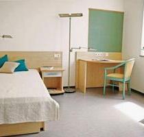 Studenten Zimmer möbliert - 390,00&nbsp;EUR Kaltmiete, ca.&nbsp; 20,00&nbsp;m&sup2; in Ravensburg (PLZ: 88213) Galgenhalde