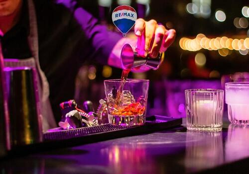 Foto - Eingeführte Kneipe in Nähe der Reeperbahn mit unbegrenzter Lizenz – Ablöse: 230.000 € VB