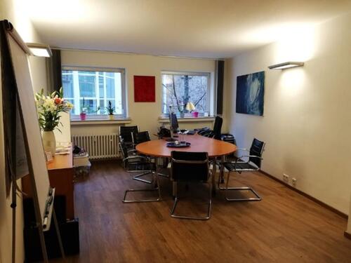 Foto - Untermieter bis zu 3 TW für möbliertes Büro Lindenstr. 14 Köln