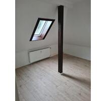 3-Raum DG-Wohnung mit großem Balkon und Blick ins Grüne - Wilkau-Haßlau