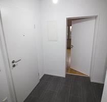 Renovierte 2 Zimmer Erdgeschoss-Wohnung + KDB 62 qm + Kellerraum - Gelsenkirchen Resse