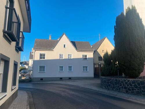 Foto - Vollvermietete 2 Familienhaus - 275.000,00&nbsp;EUR Kaufpreis, ca.&nbsp; 170,00&nbsp;m&sup2;