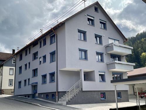 Foto - Stilvoll renovierte 5,5 Zimmer-Wohnung mit Doppel-Carport